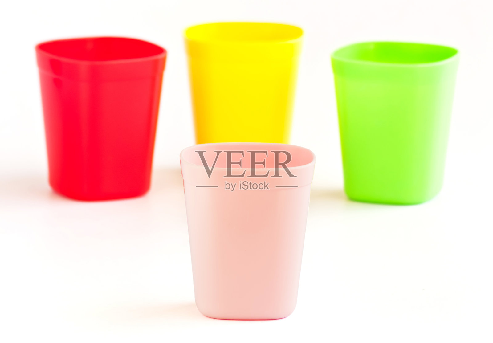 四個塑料杯照片攝影