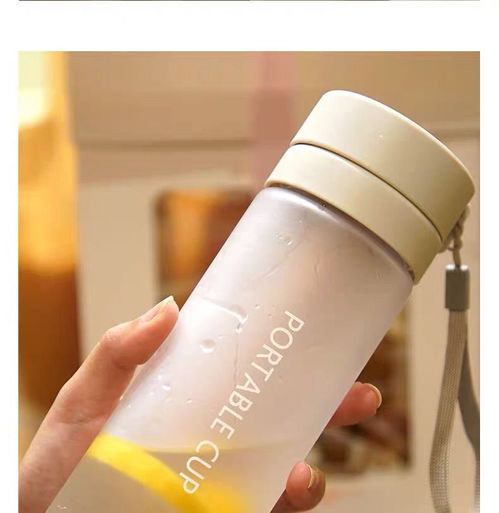 水杯學(xué)生男女韓版運(yùn)動(dòng)杯便攜大容量塑料杯簡(jiǎn)約時(shí)尚ins帶繩隨手杯