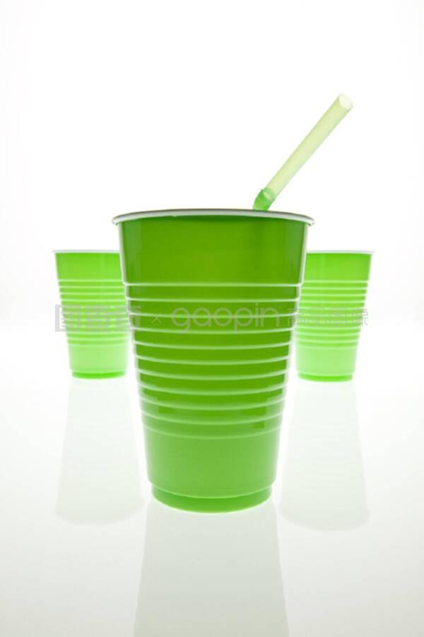 綠色塑料杯